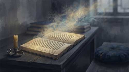 Composición contemplativa en tonos índigo, gris carbón y dorado apagado: escritorio de madera desgastada con edición crítica abierta de texto sánscrito Prajñāpāramitā llena de anotaciones densas; junto a ella, vela sin encender y cojín de meditación vacío en penumbra; patrones geométricos translúcidos de originación dependiente flotan sobre las páginas parcialmente ocultos por niebla; luz dorada suave brota de los márgenes del manuscrito mismo