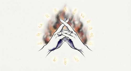 Ilustración simbólica de manos entrelazadas en un mudra complejo rodeadas por sílabas sánscritas luminosas y una llama central, representando la unión de los tres secretos del Mikkyō