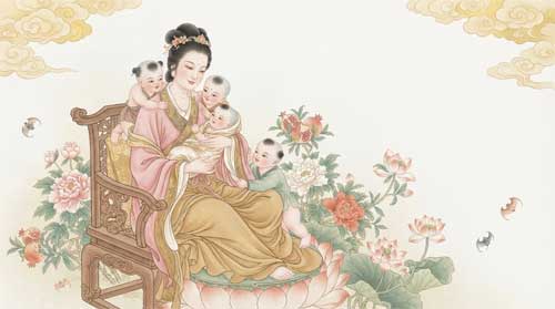 Guanyin con Niño sentada serenamente sosteniendo infante en brazos o rodeada de niños jugando, vestimenta rosa/dorada suave, expresión de ternura maternal profunda, fondo auspicioso con peonías y nubes