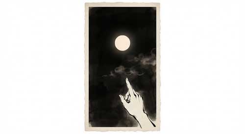 Un dedo señalando hacia una luna llena brillante en un cielo nocturno vacío, simbolizando la distinción entre el señalamiento conceptual y la realidad directa